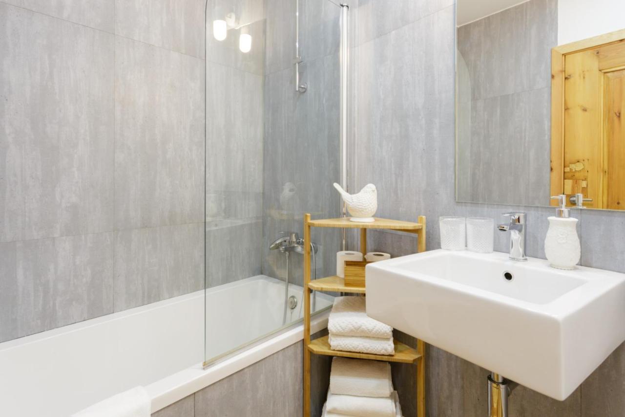 Amazing Rooftop Terrace With River And Historic City View 4 Bedrooms 4 Bathrooms Ac 19Th Century Building Chiado Lisbona Esterno foto